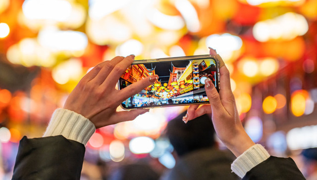 Fly in;skip jet lag;head straight for the shops;Families;Lunar New Year;stock up;Shanghai