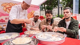 从煲汤煮粥到八段锦，全球青年为何想“成为中国人”？