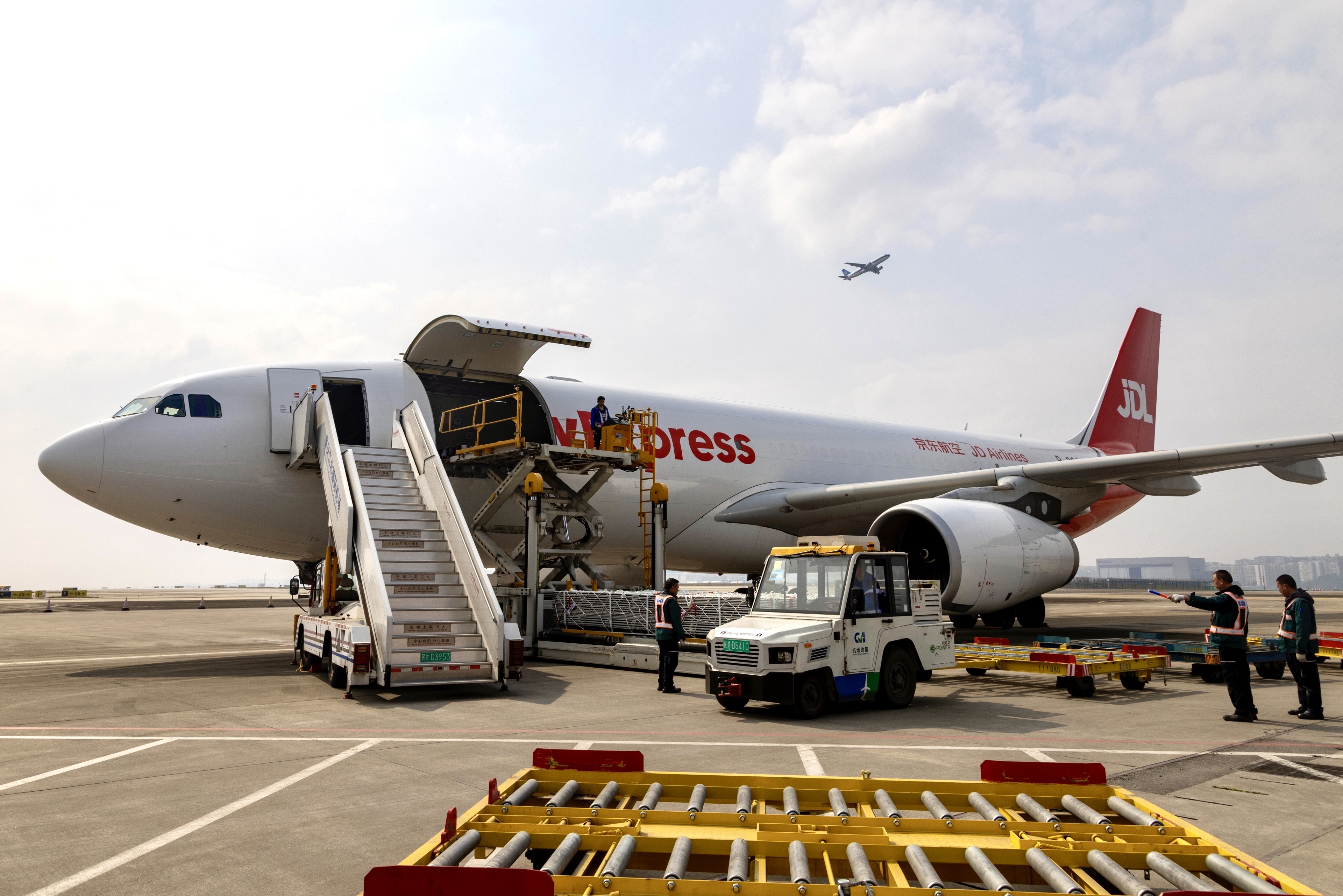 搜狐订阅:e福卡回收-京东航空的第一架空客A330，飞出了什么新信号