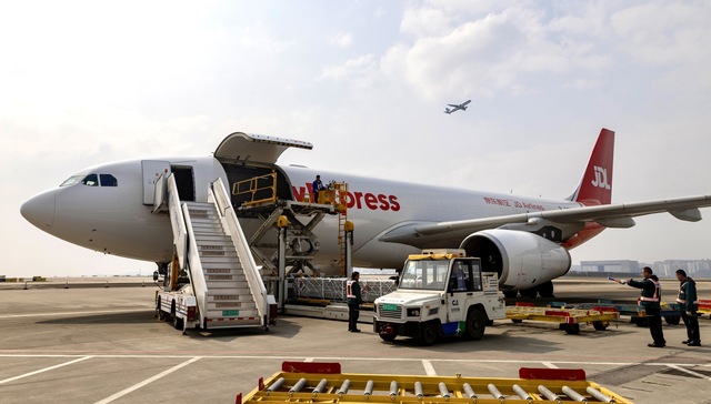 京东航空;空客A330;新信号