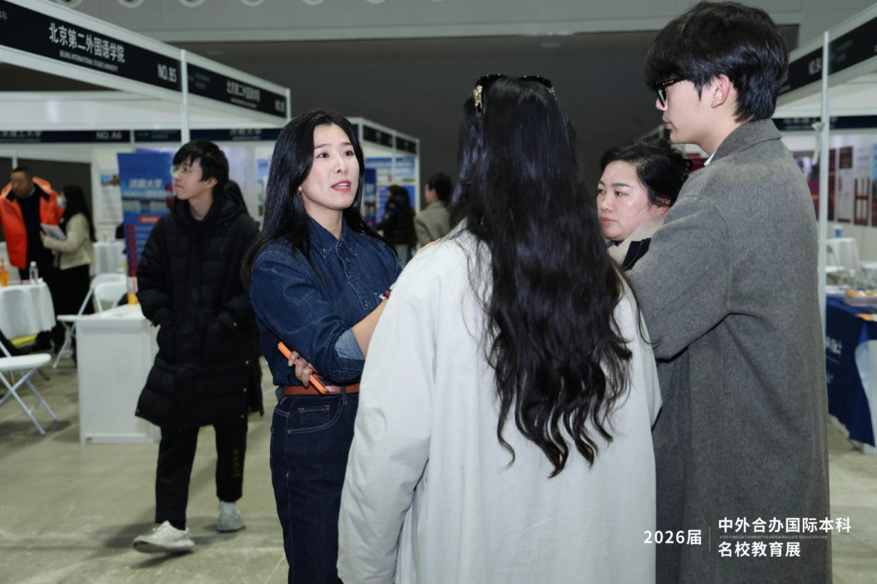 从一个人到一座桥——张思玉与国内首场个人发起中外合办国际本科名校展的破局之路