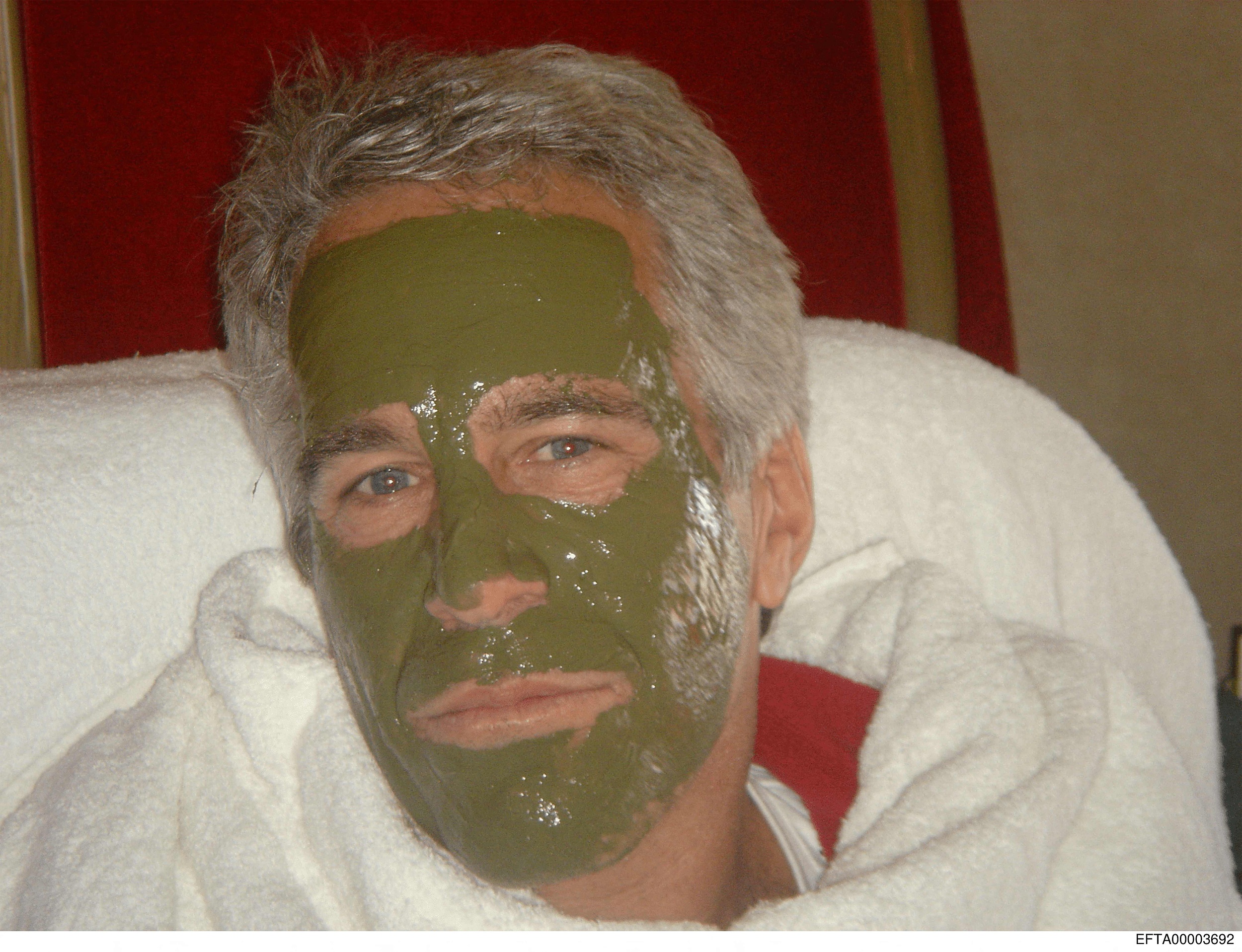 目击法医：爱泼斯坦更可能是被勒死的