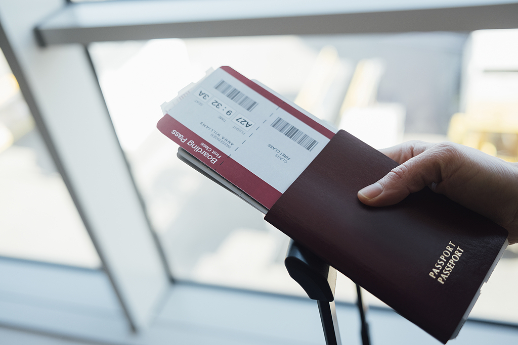 正月初一起实施，中方对加拿大、英国免签