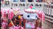 人形机器人秀中国功夫，顶流“大湾鸡”花船巡游，广州马年春节花市加码新意思 | 乐购新春