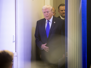 再加碼！特朗普稱“全球進(jìn)口關(guān)稅”將提高至15%