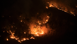 極端大風(fēng)天氣來襲！石家莊突發(fā)山火蔓延數(shù)座山，五臺山同日發(fā)生火情