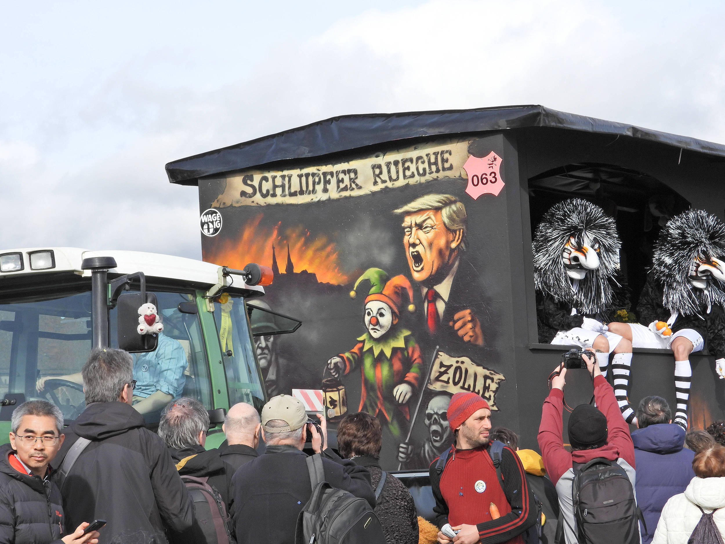 或针对大型电池等行业，特朗普拟以“国家安全”为由再掀贸易战