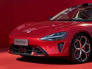 雷軍公布新一代SU7赤霞紅配色，此前已開啟小訂