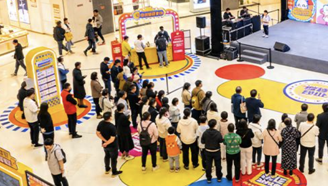 快闪春节挤爆商场，二次元“痛楼”单场吸金1000万