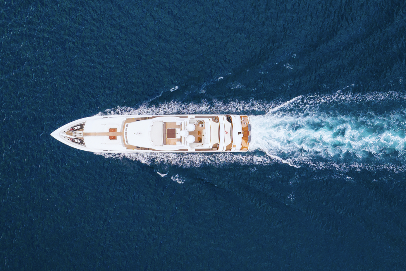 刘强东称已接到5条大型游艇订单，每艘平均卖6000万欧元 