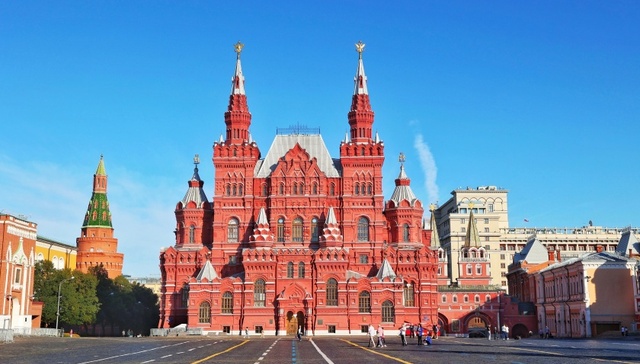 成年男性;俄长居;服役1年;中领馆;审慎决定