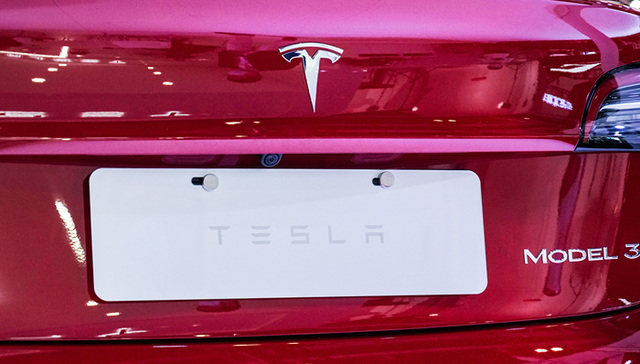 Tesla; loan incentives; China; sales pressure