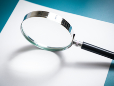 地方新闻精选 | 福州长乐公示领导干部参加婚丧喜庆情况 长沙一受资助男孩被曝戴千元手表