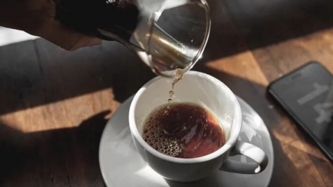 不爱“吃苦”的年轻人，还能“喝出”下一个瑞幸吗？