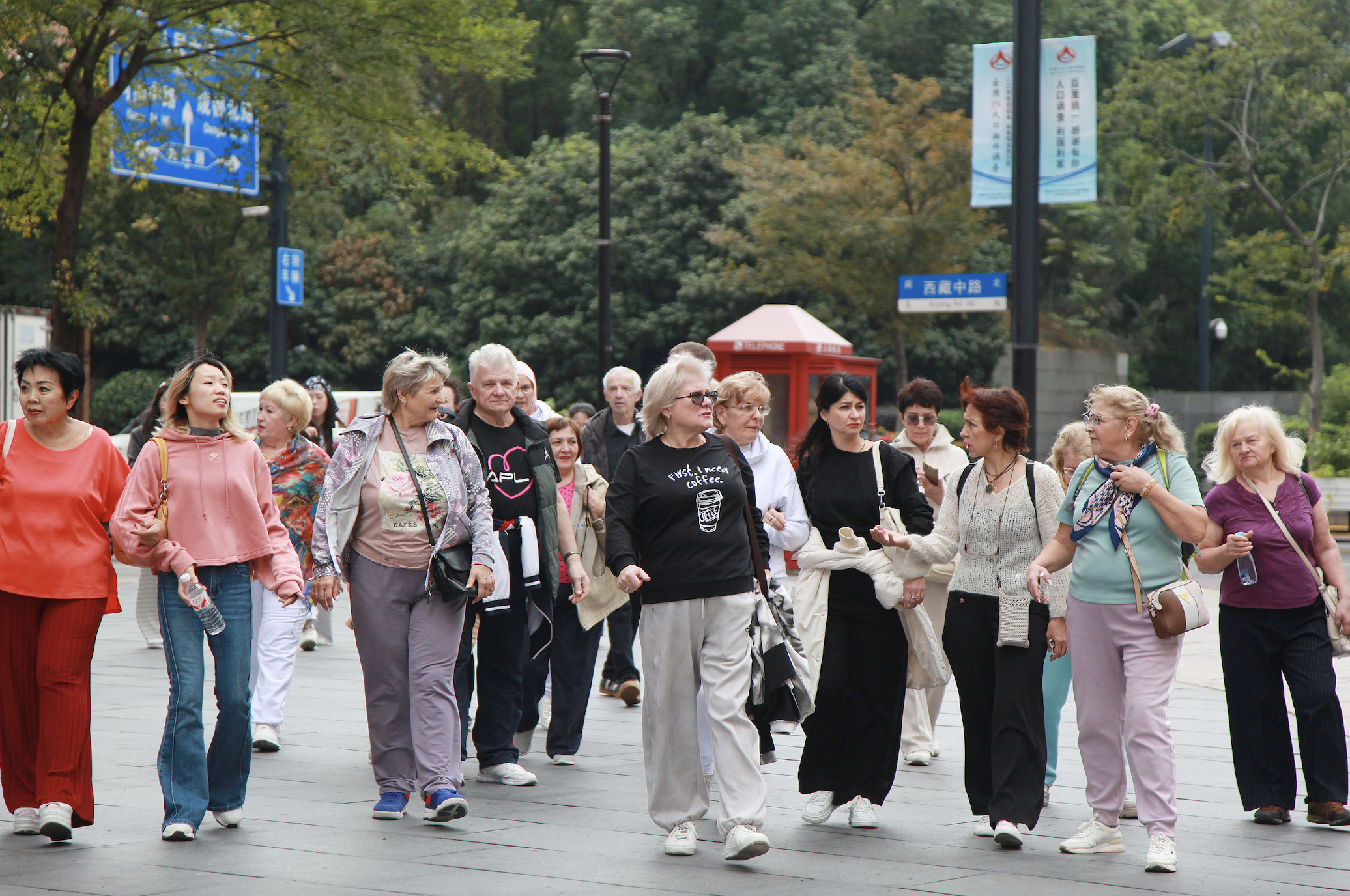 政策红利持续释放，去年我国免签入境外国人人次增长近五成