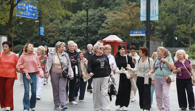 入境游,;政策红利;免签入境;外国人人次;增长近五成