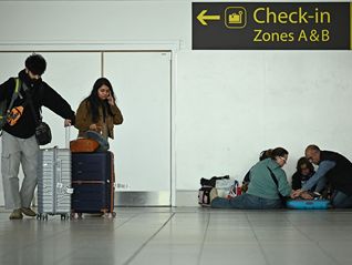 伊朗与美以猛烈交火，中国外交部再次发布旅行提醒