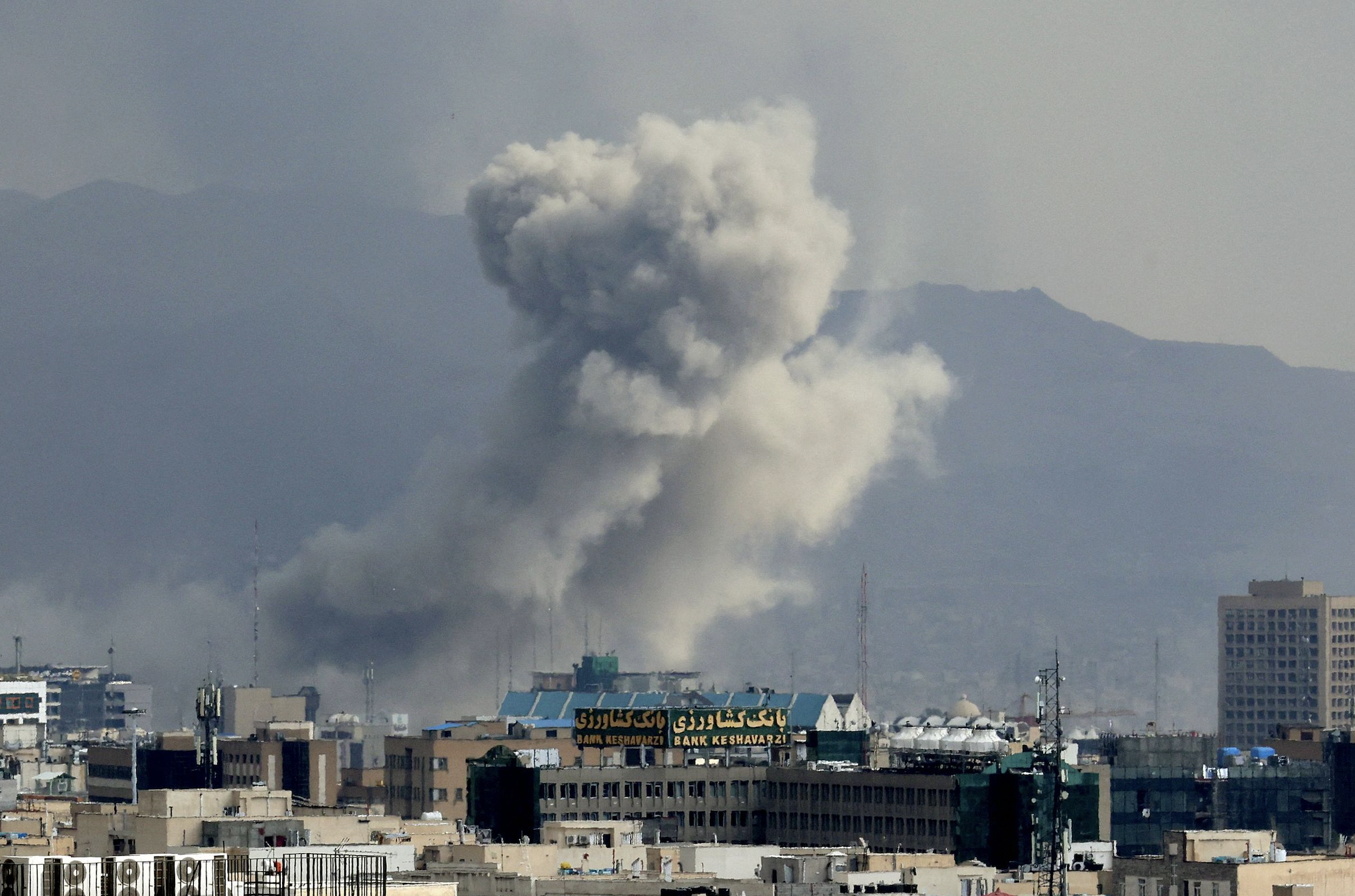 以军称投下超2500枚炸弹，摧毁约600个伊朗目标，包括150枚弹道导弹和发射器