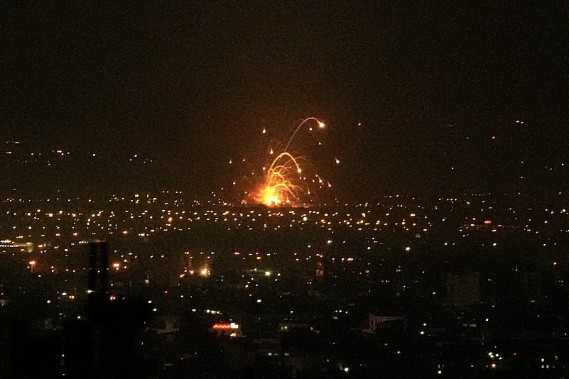 白天的空袭，失联的亲人：在华伊朗人讲述战火中的家乡