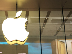 苹果商讨由谷歌托管新版Siri，而其私有云算力约90%被闲置