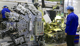 受春节假期等因素影响，2月制造业PMI回落至49.0%