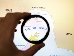 伊朗称已击毁十多艘油轮，美海军或在霍尔木兹海峡护航