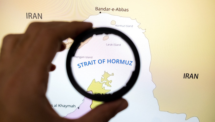 伊朗称已击毁十多艘油轮，美海军或在霍尔木兹海峡护航