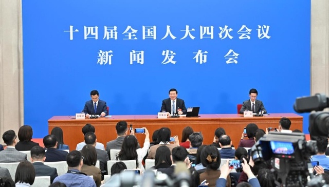 娄勤俭；中美；相互成就；共同繁荣；实景