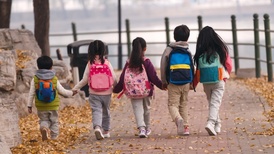 【评论】春秋假写进政府工作报告,配合落实带薪休假更要反内卷式加班