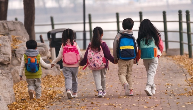 春秋假;政府工作报告;带薪休假;反内卷式加班