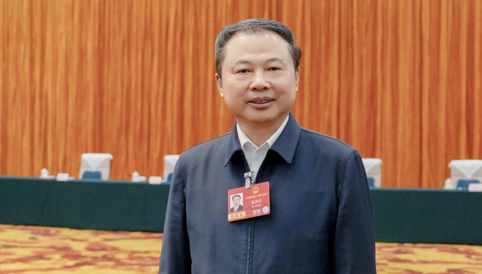 全国人大代表张天任;抵制电池行业非理性竞争;建立产能动态调控体系