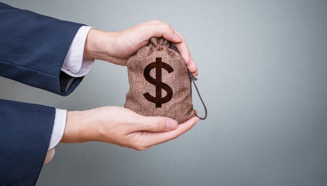 十五五规划纲要草案;稳步扩大;中等收入群体规模;实现