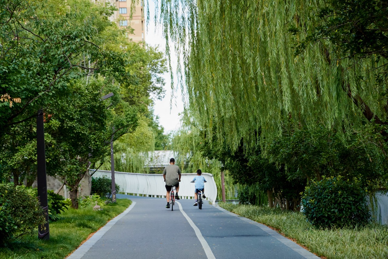 政府工作报告解读丨 “中小学春秋假”首次写入报告，解决孩子与家长休假“时差”