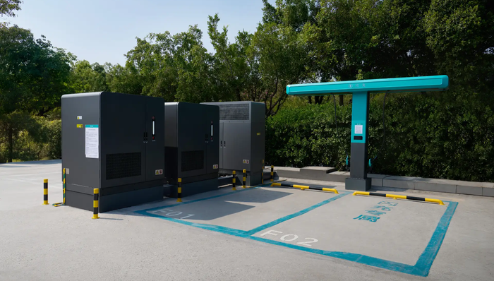 闪电快讯｜比亚迪发布第二代刀片电池及“闪充中国”战略，首批搭载10款车型