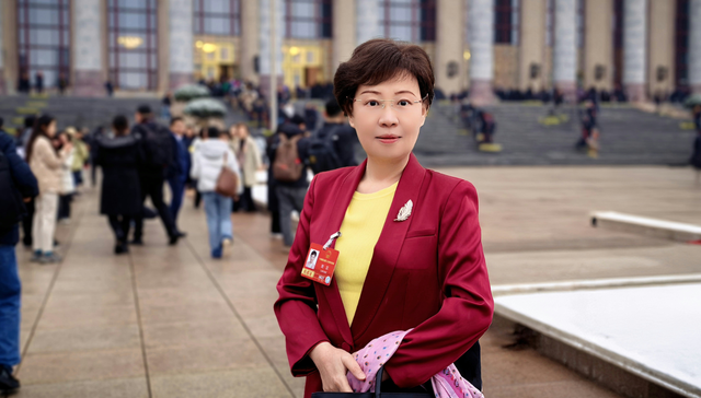 上海，城市更新，产业，经济，高层建筑，城中村;全国人大代表樊芸;差异化施策;城中村改造难题