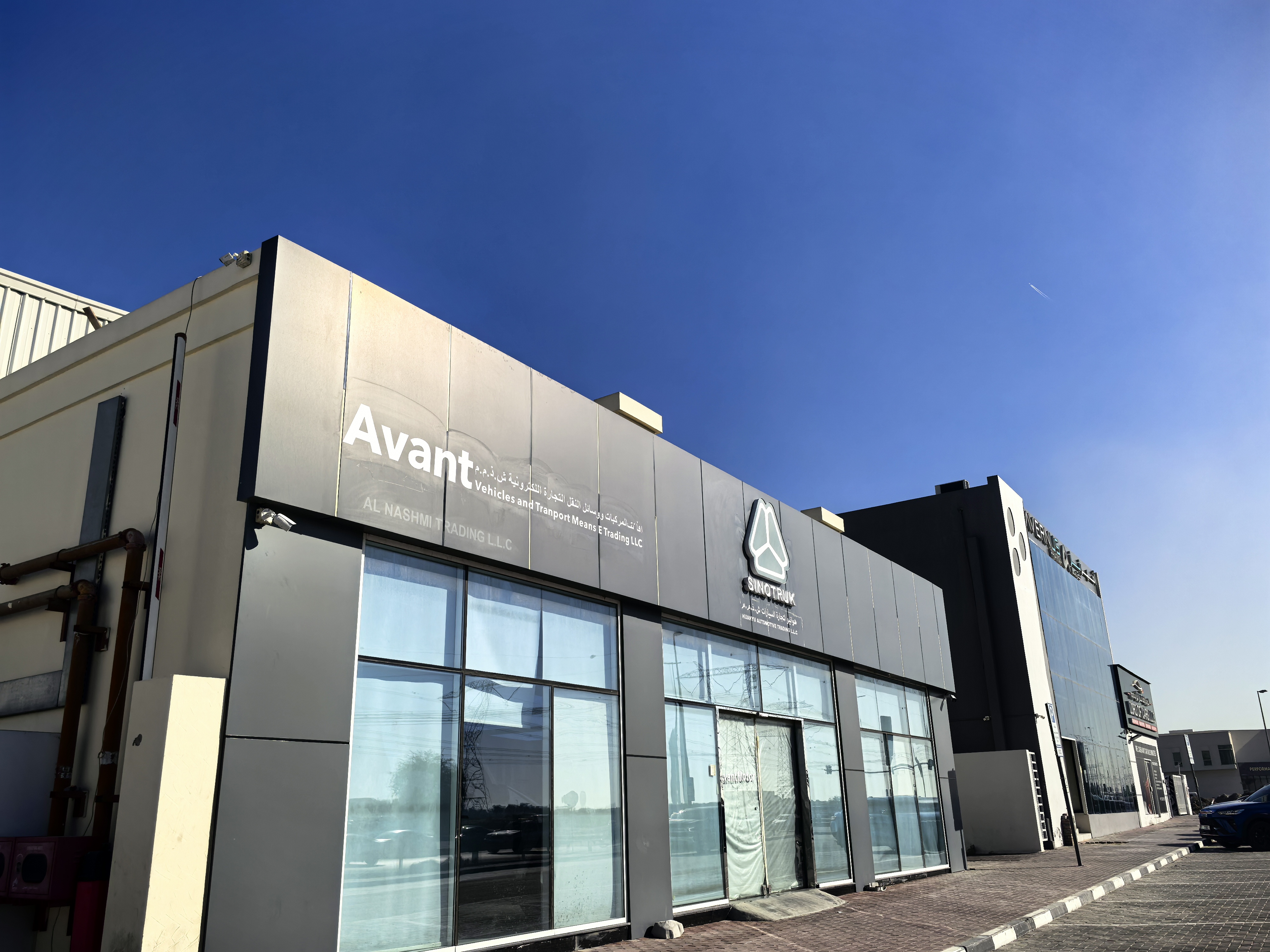 1200辆中国新能源车困于海峡：迪拜汽车经销商的突围