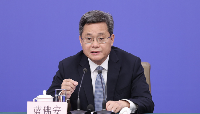 财政政策,财政部部长;更加积极的财政政策;政策力度;协同效应