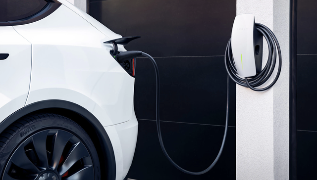 充电桩系列之超充篇：每7次超快充就让电池衰减1%？