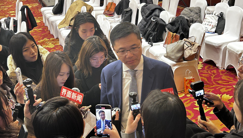 开放日现场｜上海代表团田轩：引导居民合理投资，不追求“快牛”“疯牛”