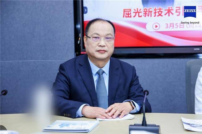 屈光新技术引领手术高质量发展，共探眼健康高质量发展新路径湖北普瑞眼科医院院长沈政伟教授做客人民日报健康客户端“两会健康策”节目.docx