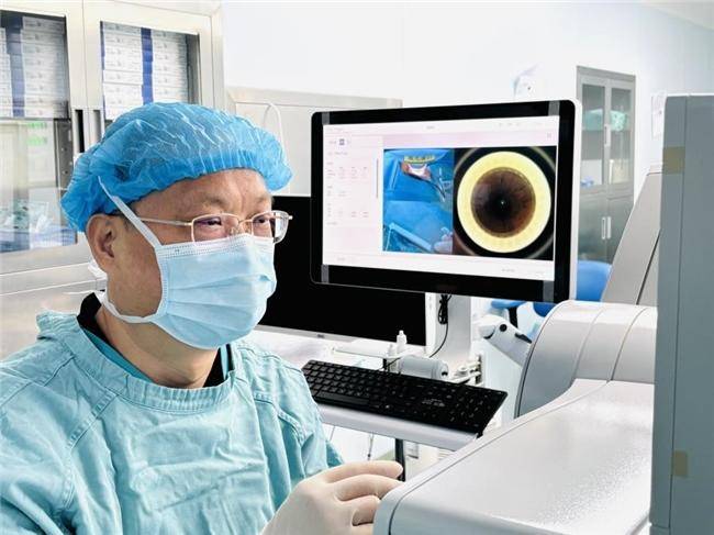 屈光新技术引领手术高质量发展，共探眼健康高质量发展新路径湖北普瑞眼科医院院长沈政伟教授做客人民日报健康客户端“两会健康策”节目.docx