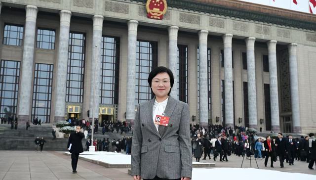 全国人大代表刘懿艳：建议加快汽车产业“油电共进”，激发消费新动能