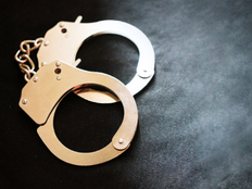 直通部委｜最高法：严重暴力犯罪持续减少 体育总局：大力整治体育“饭圈”乱象