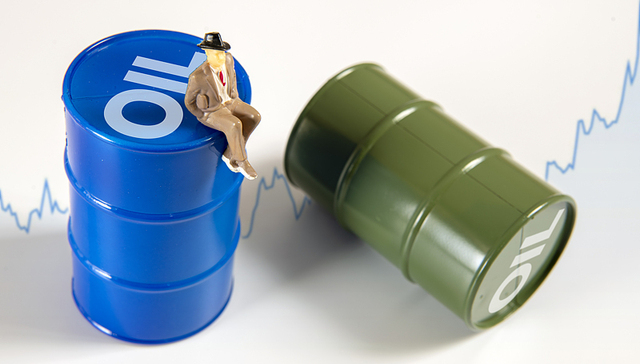 布伦特、NYMEX原油期货盘中大跌10%，A股油气板块多股跌停