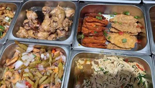 10 元管饱的工地快餐，成为年轻人的新宝藏