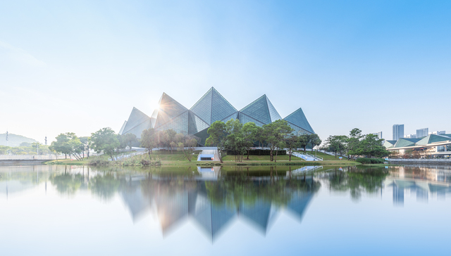 OpenClaw爆火，深圳龙岗争夺全球智能体开发者