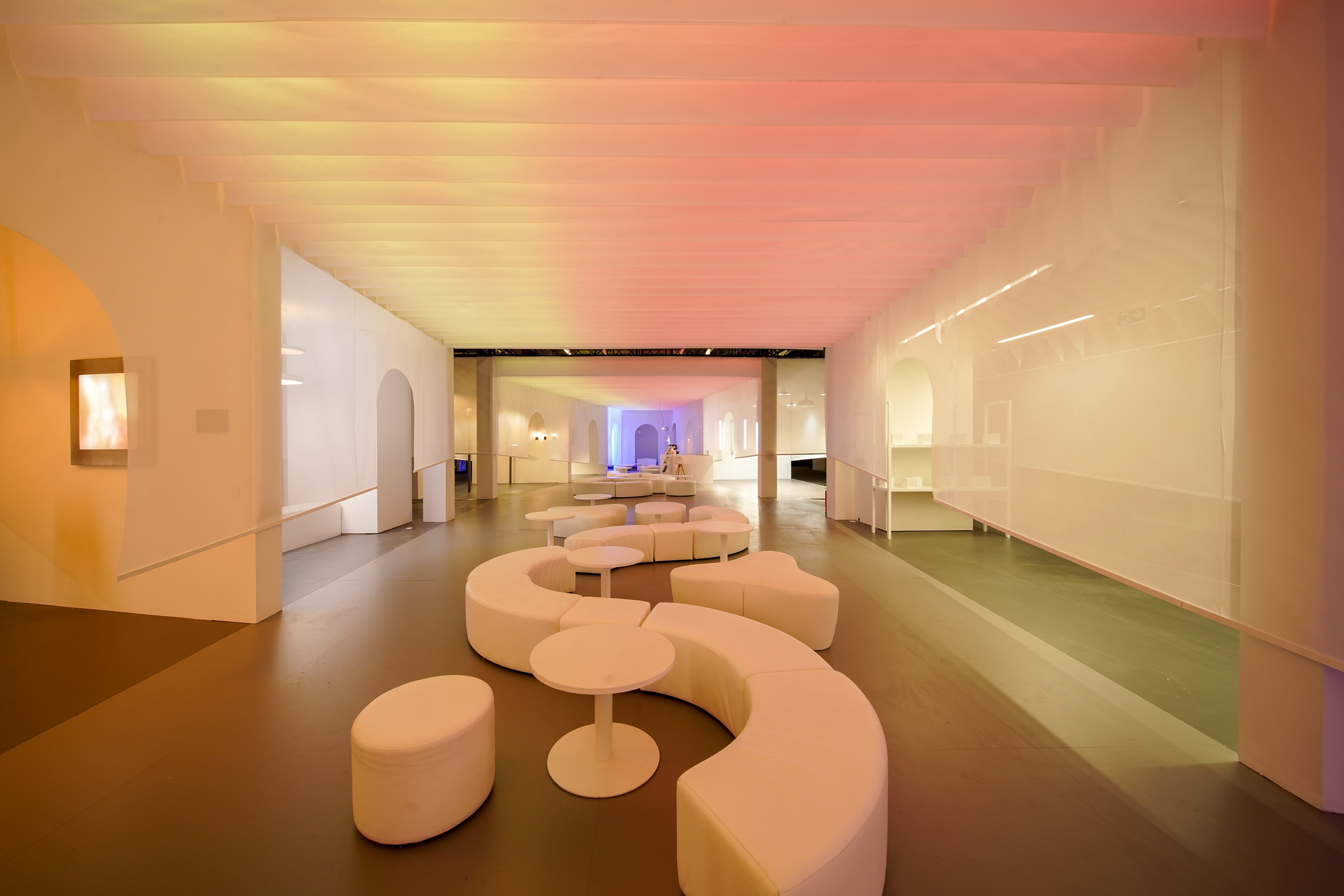 1773114534735255.jpg 以SDL为驱动,OMA以“Light as Cloud”诠释空间与世界的桥梁.JPG