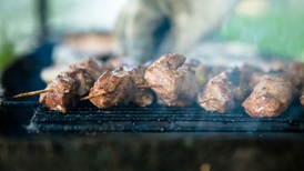 地方新闻精选 | 全国首个烧烤学院启动招生 黄河内蒙古段累计开河524公里