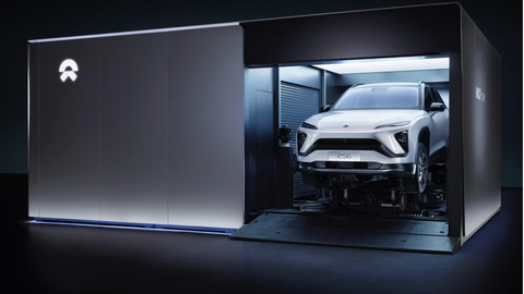 蔚来单季度盈利，但还没到开香槟的时候