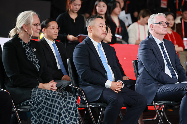 刘国梁;卸任;WTT董事会主席;国际乒联主席;佩特拉·索林;接任